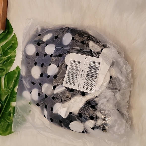 NWT Victoria's Secret Black Fur Polka Dot slippers with Monogramed Bag "V"! - Picture 5 of 5